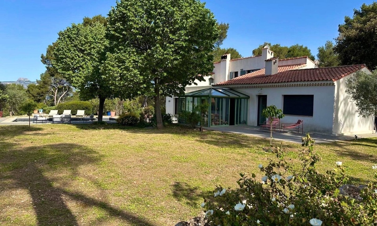 Gemenos House | Villa in the peace south swimming pool proximity Cassis promotional price from 13 till 26/07