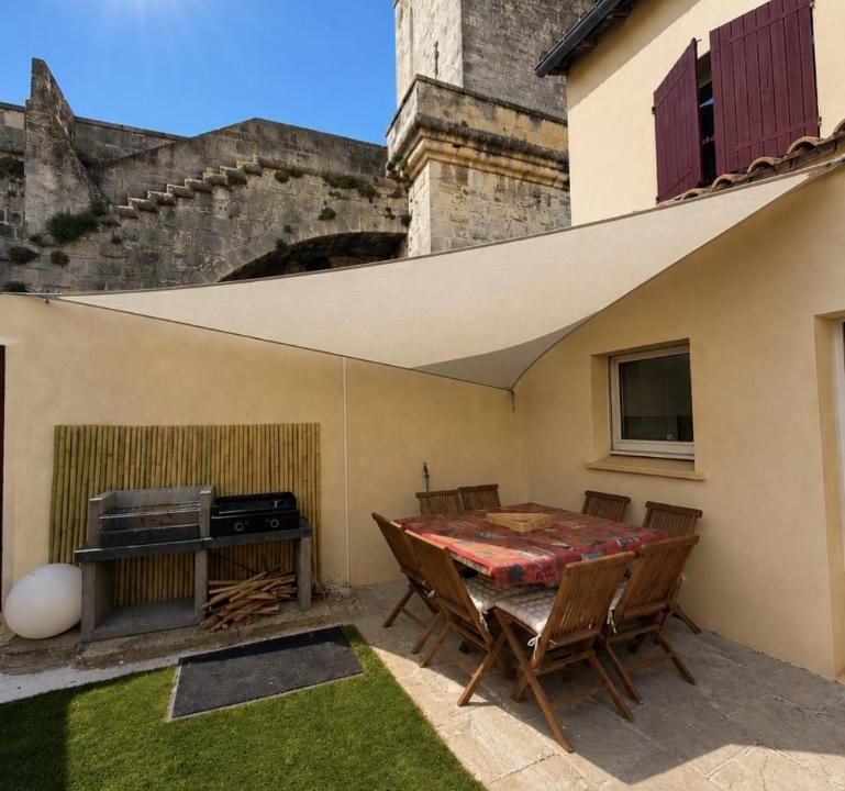 Aigues-Mortes Medieval City Villa | Villa jardin BBQ Piscine enfants Aigues Mortes Intra Muros