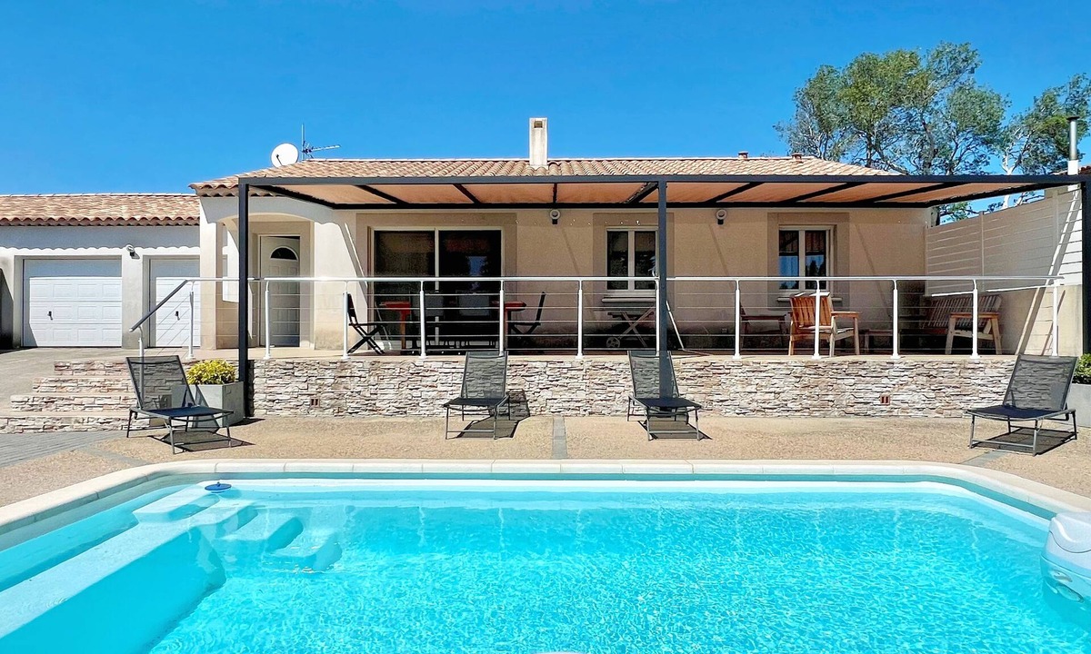 Istres House | Villa "L'Oustau Degio" - Swimming pool, 4 bedrooms, 6 beds, 2 bathrooms, 8 p