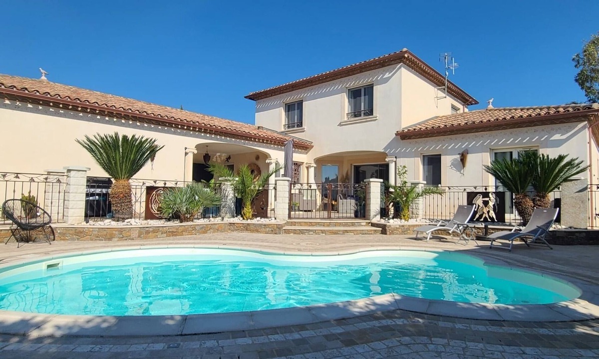 Puimisson Villa | Villa Le Rossignol - furnished holiday home for 10 people