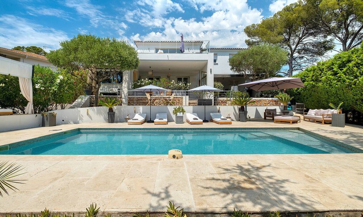 Boulouris-sur-Mer House | Villa "les alizés" garden side, close to the sea