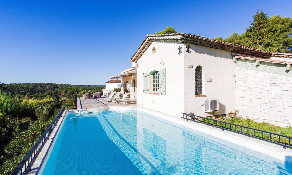 Roquefort-les-Pins Villa | Villa Les Feuillets VI4250 by Riviera Holiday Hom