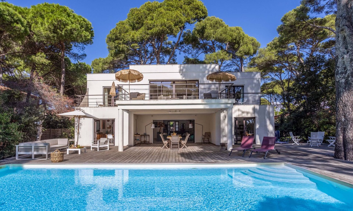 Hyeres Villa | VILLA LES PESQUIERS BEACH