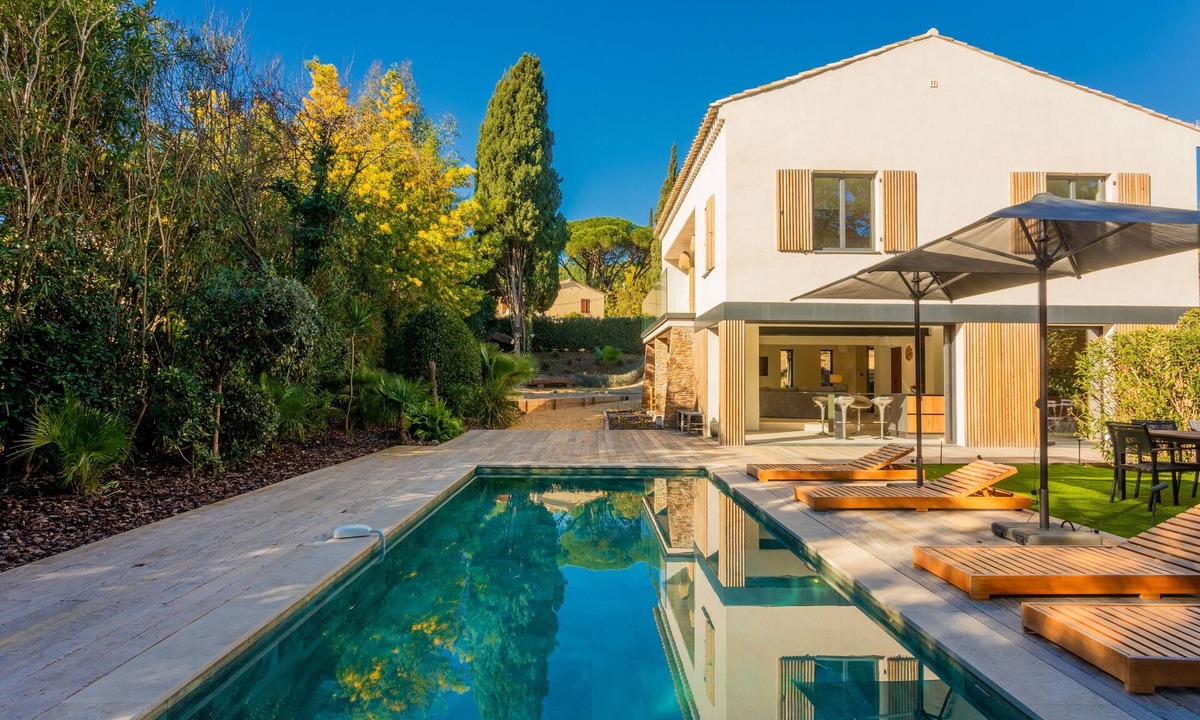 La Croix-Valmer Villa | Villa “Moderne” with Private Pool, Wi-Fi, and Air Conditioning