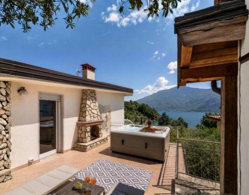 Bassanega Villa | Villa Natura Panoramic Lake Garda