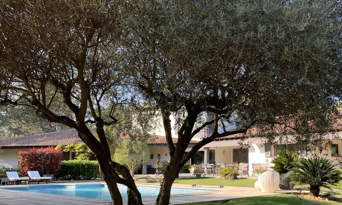 Quartier des Espesses Villa | Villa Neptune Nîmes Romaine