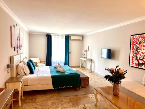 Mougins Apartment | Villa Oasis - Lagoon Suite