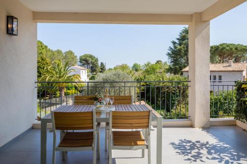 Roquefort-les-Pins Apartment | Villa Orange spacious luxury apartment on the Côte d'Azur