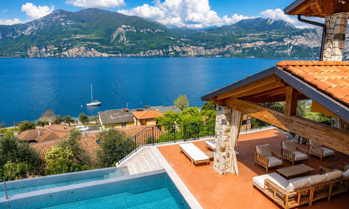 Brenzone sul Garda House | Villa Paradise Brenzone sul Garda - lake view, pool & spa - Luxury Villas on Lake Garda