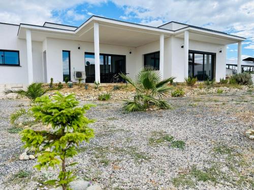 Villeneuve-les-Beziers Villa | Villa Pour 6pers, 10 min des plages, proche Aéroport Beziers et autoroutes