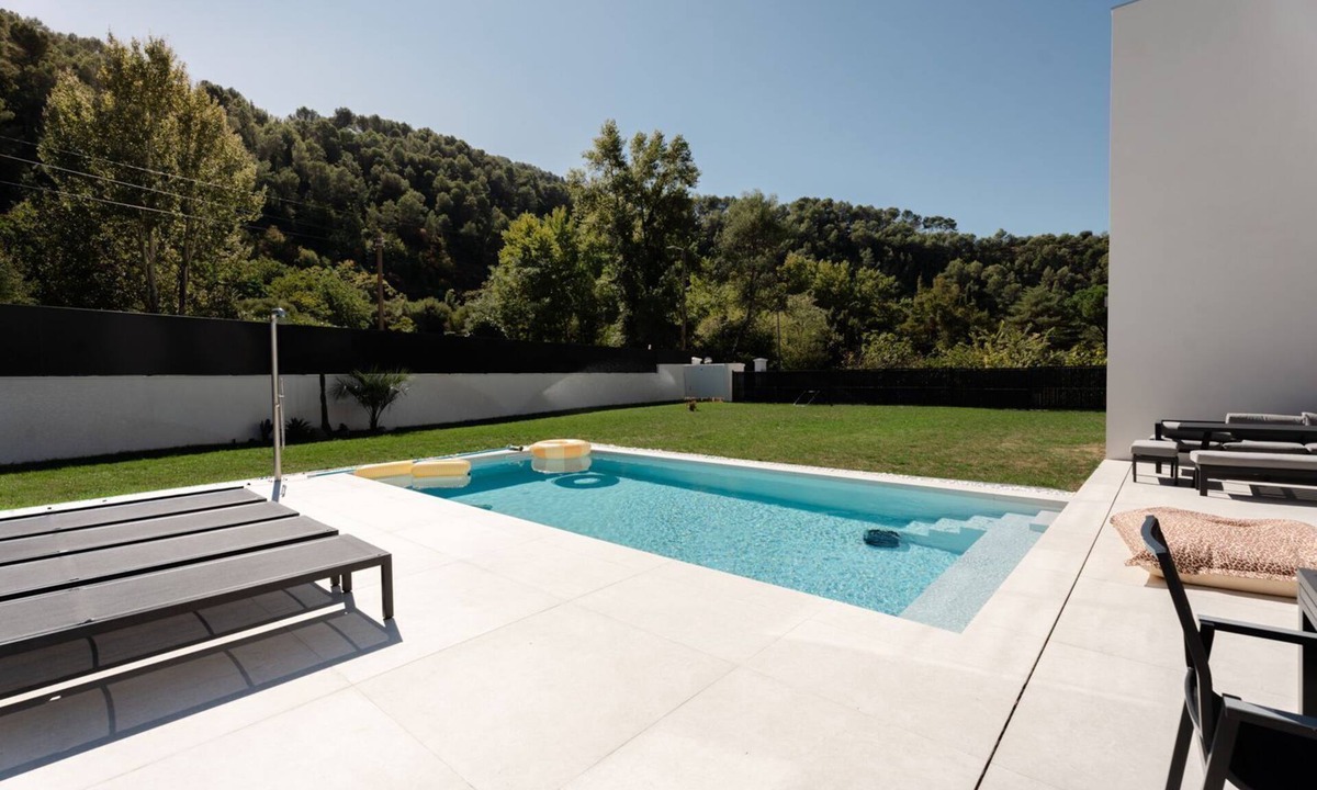 Peillon Villa | Villa Riviera Nova - Four Bedroom Villa, Sleeps 8