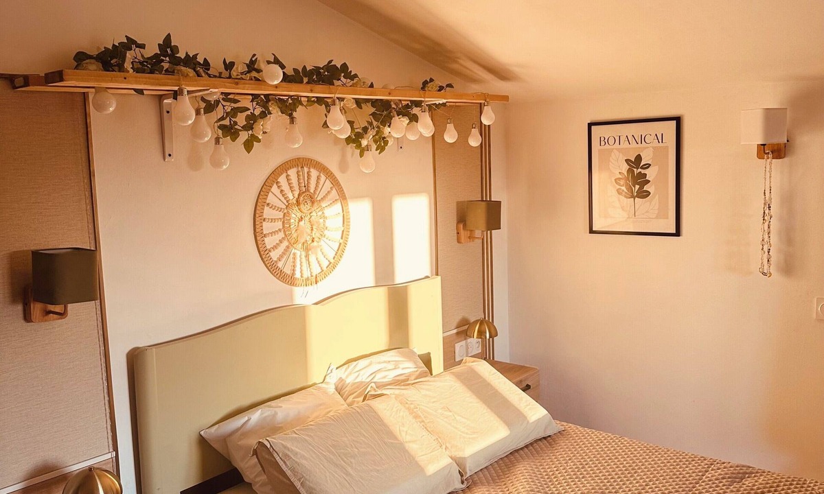 Senas Villa | Villa Sainte Anne whole house and Spa overlooking the Alpilles