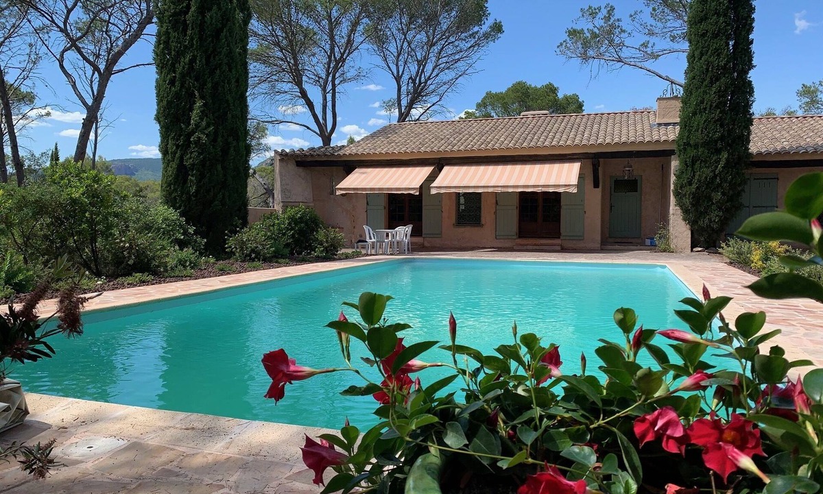Puget-sur-Argens Villa | Villa with a 12.5 metre swimming-pool, not far from the sea