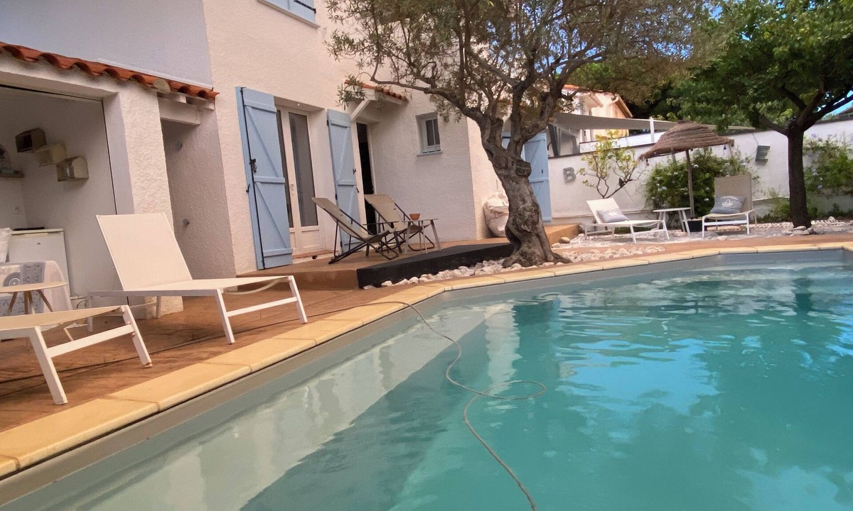 Canet-Plage House | VILLA WITH POOL: WATERFRONT SPIRIT, 1969 feet to the beach