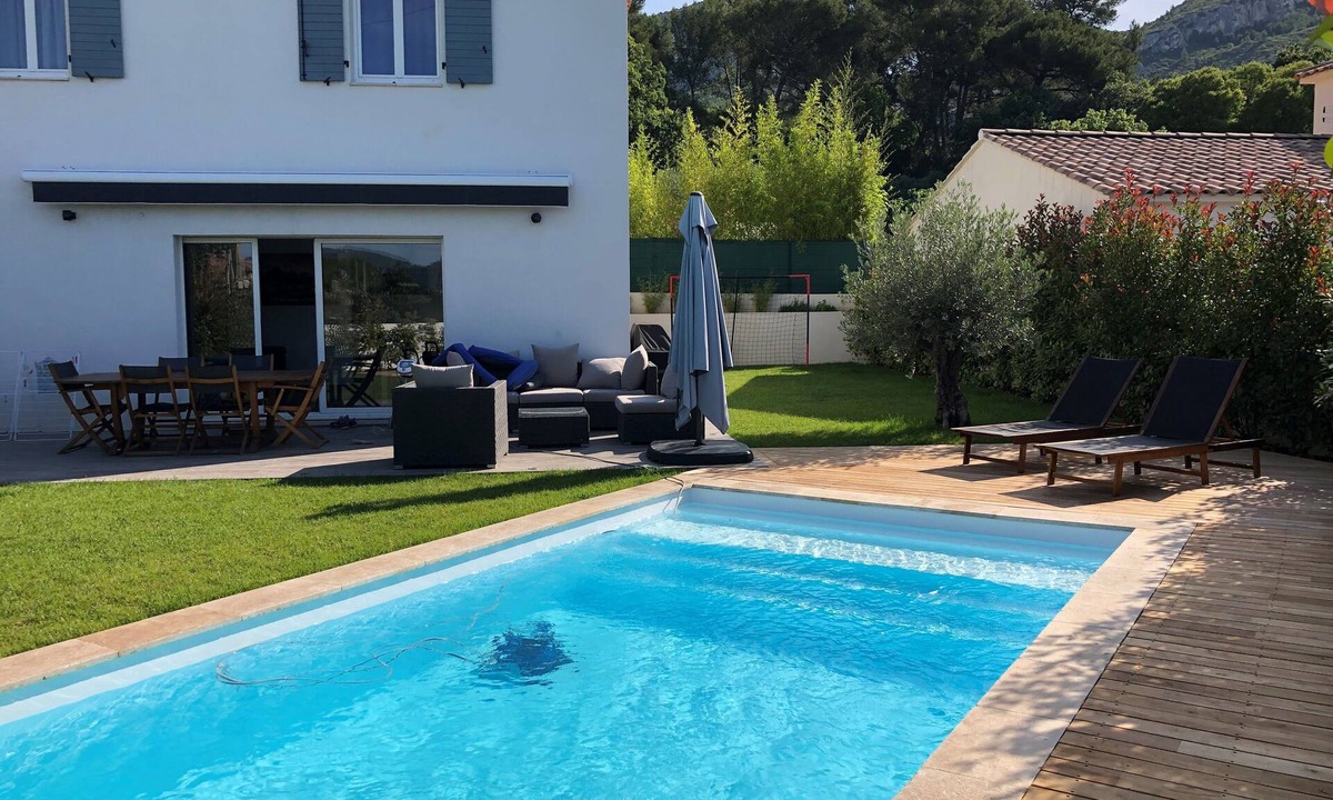 Gemenos Villa | Villa with heated pool between Aix en Provence and Cassis in a Provencal village
