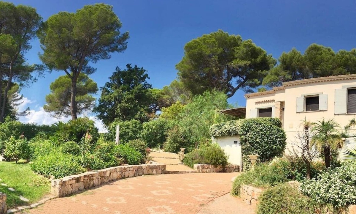 Mougins Villa | Villa with pool in walking distance to Mougins School
