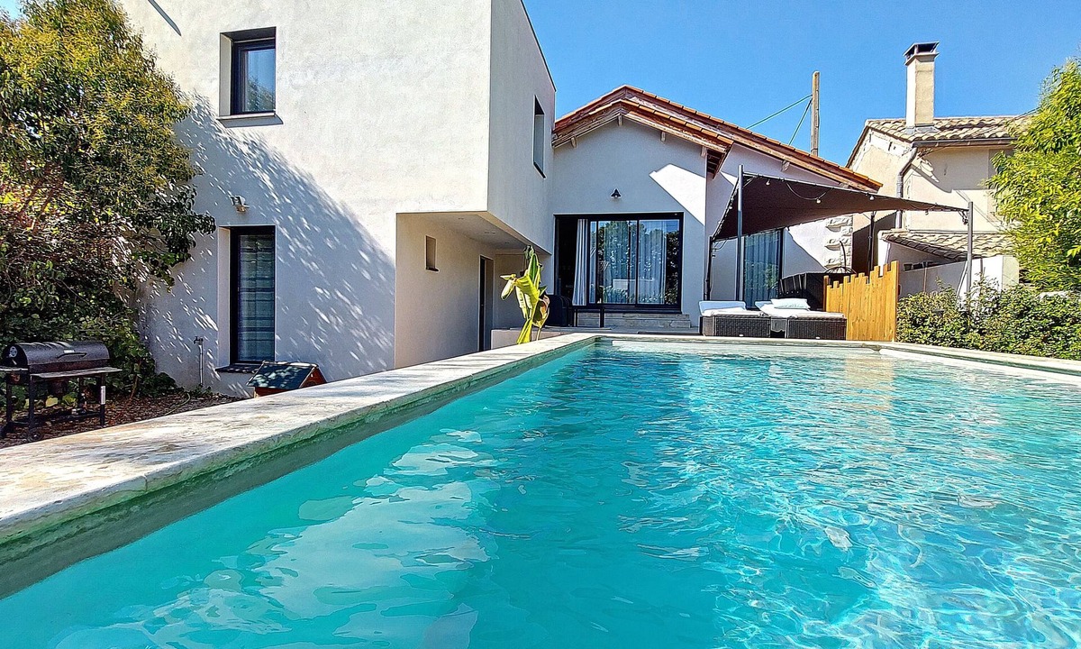 Route de Beaucaire Villa | Villa with pool near the historic center