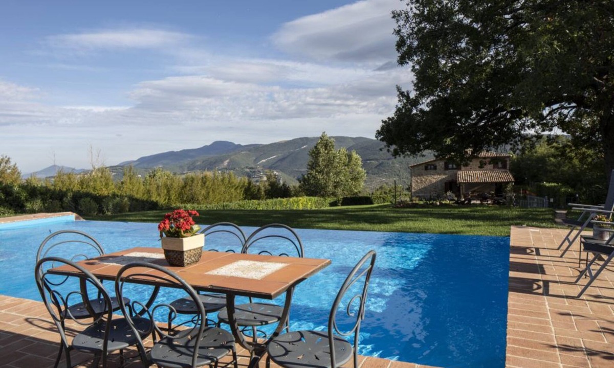 Castelraimondo Villa | Villa with private pool in beautiful surroundings in the Marche!