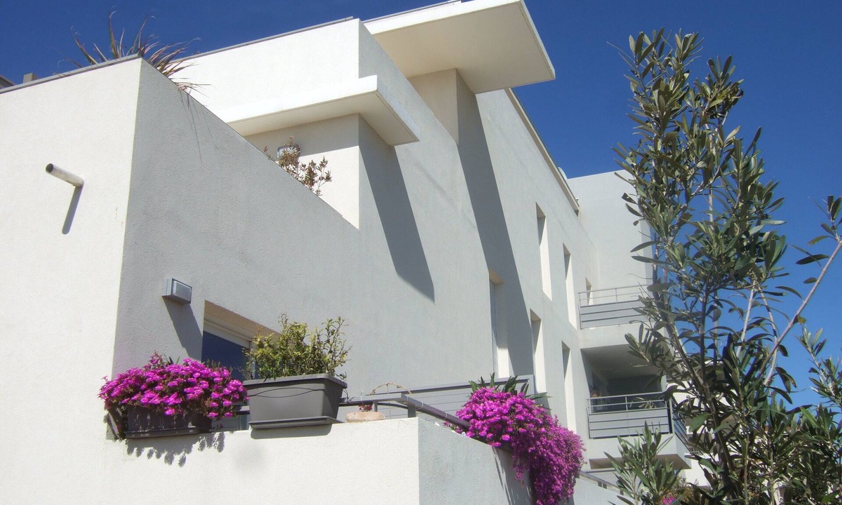 Sete Apartment | VILLEROY seaside apartment on the cliff, 100 m from the beach, with a fountain, 54 m², AIR-CONDITIONED, SWIMMING POOL