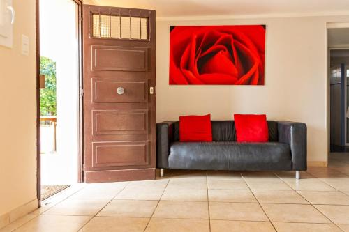 Marseillan House | Vol - au - Vent - Cheerful 5-bedroom villa with pool
