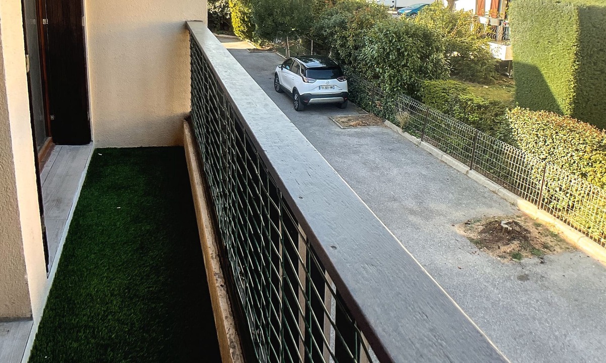 Les Lecques Apartment | Vrbo Property