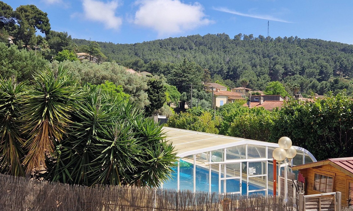 Ceyreste House | Welcome to Ceyreste, in an idyllic, peaceful setting surrounded by olive trees,