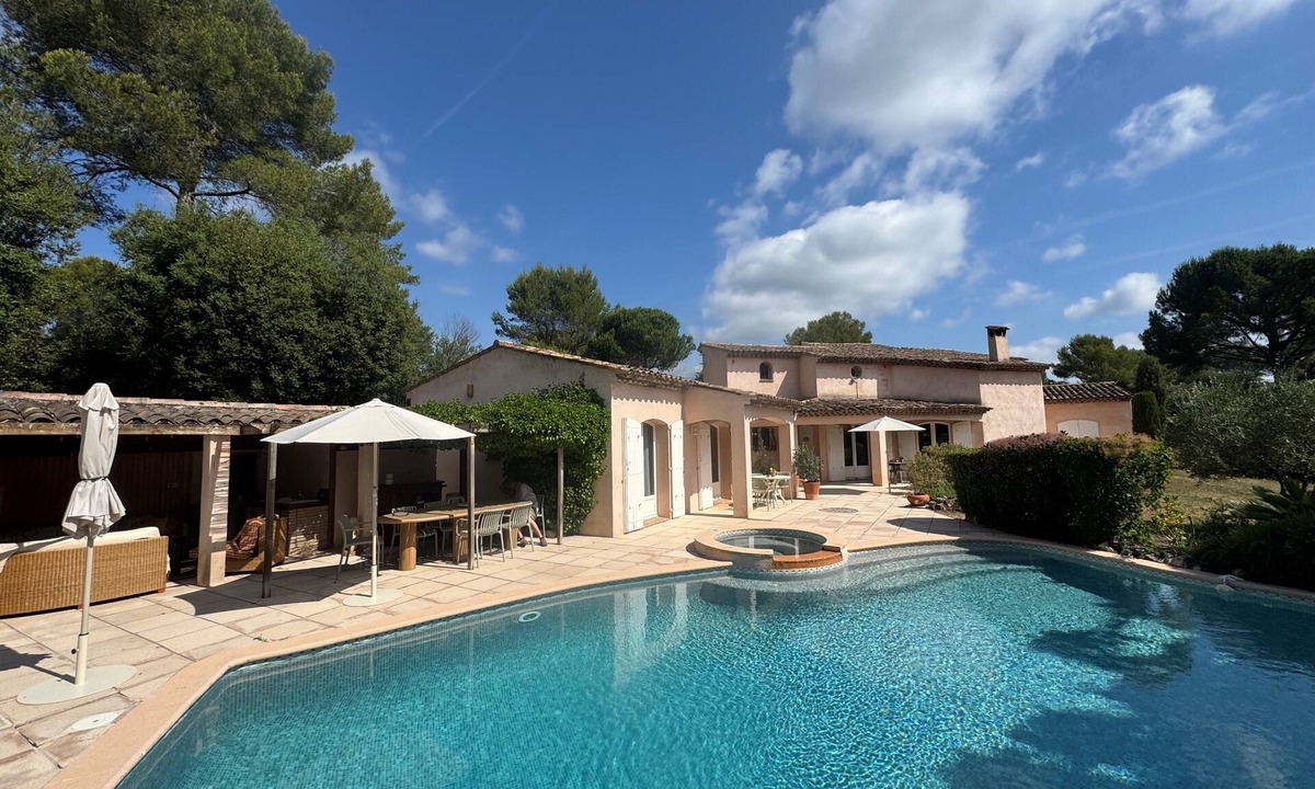 Roquefort-les-Pins House | Welcome to Villa Sulvia, located between the sea and the hinterland of Provence.