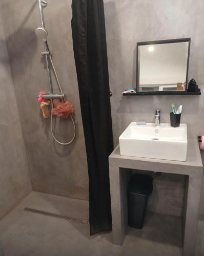 Les Pennes-Mirabeau Bed & Breakfast | WHY NOT Marseille