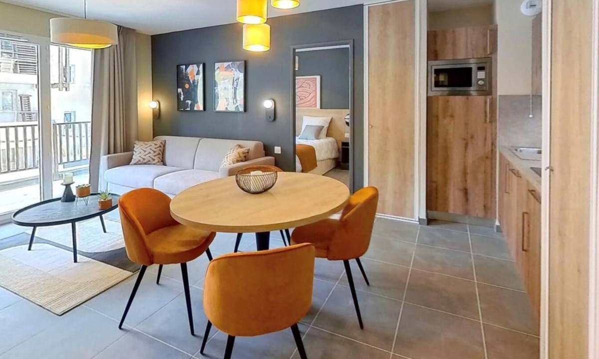 Saint-Etienne-de-Tinee Apartment | Wifi, 350m from resort center, swimming pool, sauna, hammam, tv, ski locker, 57m², Auron