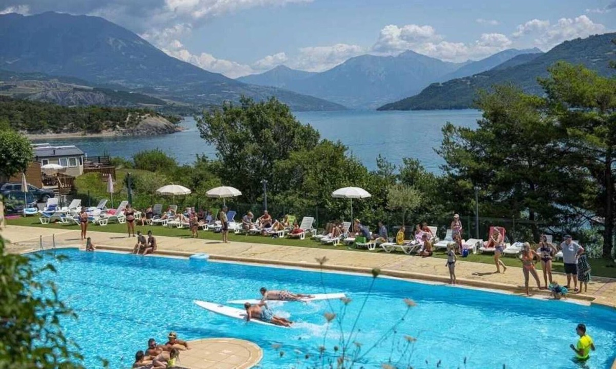 Chorges House | ZEcamping 3* pataugeoire pet friendly club enfant locatif TV LV clim
