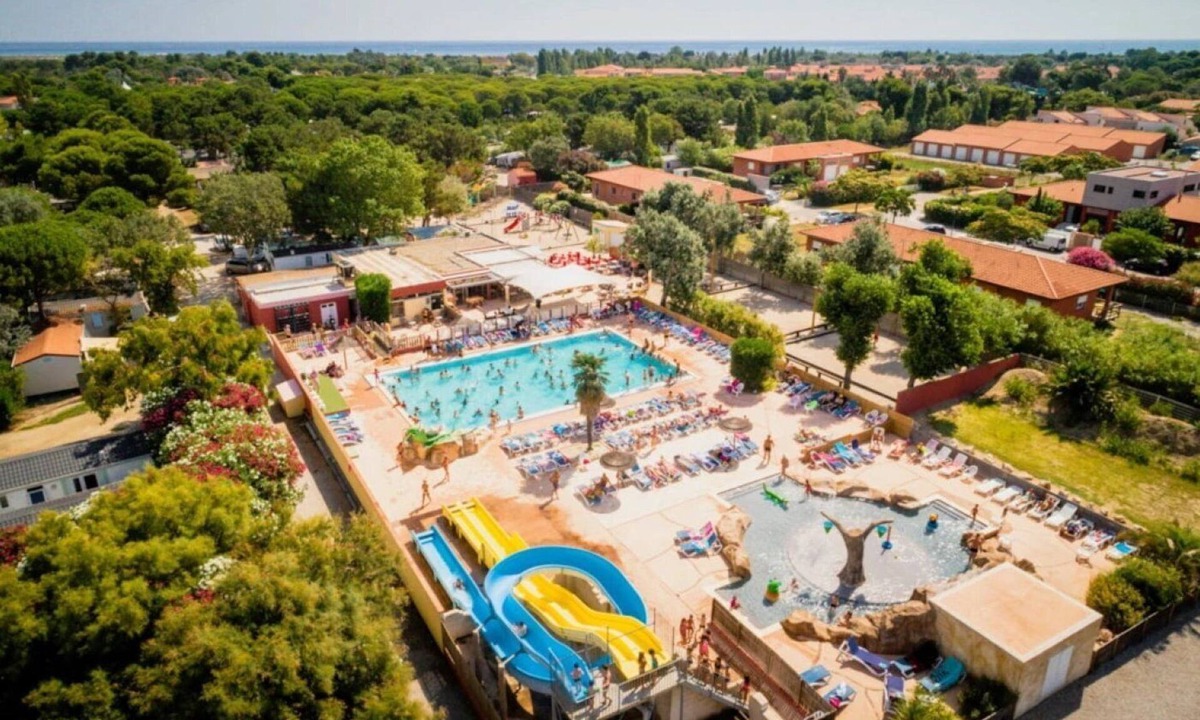 Torreilles House | ZEcamping 4* 1km plage piscine chauffée toboggans mobil-home TV clim