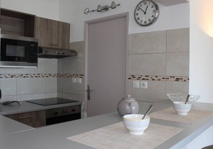 2-room apartment, sleeps 4, air-conditioned with parking in Villeneuve-Loubet Plage