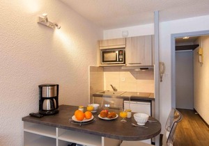 4th floor, balcony, parking, tv, ski locker, 17m², Serre Chevalier
