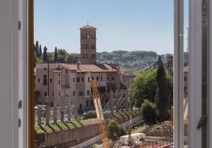 Amazing 2-bedrooms apartment in front of the Colosseo