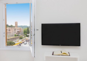 Amazing 2-bedrooms apartment in front of the Colosseo