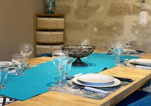 Apartment for 4 people pedestrian street center Uzès