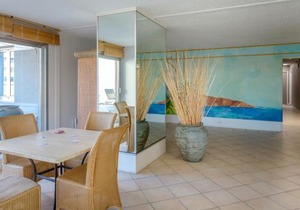 Appartement climatisé avec terrasse, à 50m de la plage et proche commerces, gare et centre-ville. - FR-1-466A-9