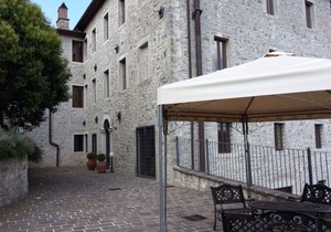 Castello Izzalini Todi Resort "Apt 12"