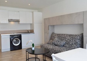 Cozy Studio, Close to Beach, Port View, Renovated, Parking, Washer Included