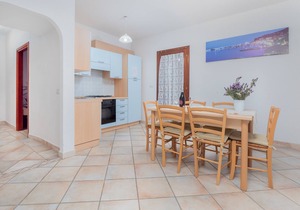 Holiday Home 'Villetta Bifamiliare 3' with Wi-Fi, A/C, Terrace & Garden