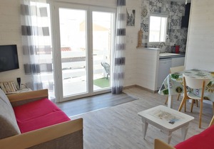 Renovated chalet, walking distance to shops and sea, Gruissan plage