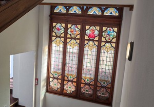T3 apartment in castle with pool and WIFI, pets allowed, 6 people