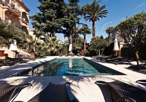 Terrace Apartment in Cannes