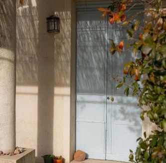 Est Villa | Élégante maison avec piscine idéalement située