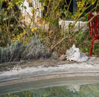Est Villa | Élégante maison avec piscine idéalement située