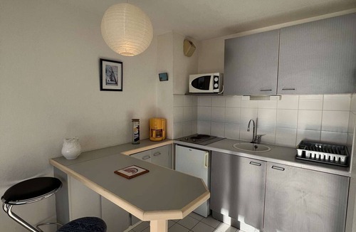 Valras-Plage Apartment | 1-bed apartment, terrace, private parking, near beach