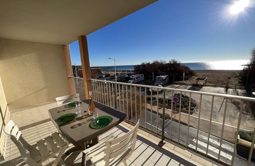 Valras-Plage Apartment | 1-bed apartment, terrace, private parking, near beach