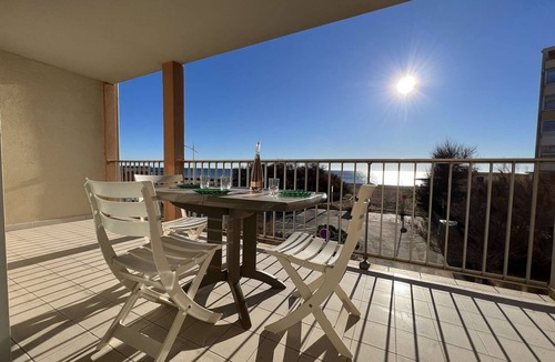 Valras-Plage Apartment | 1-bed apartment, terrace, private parking, near beach
