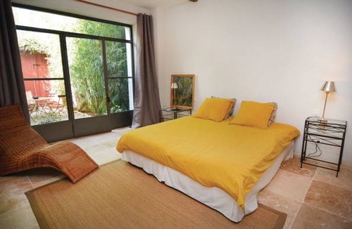 Cabannes Apartment | 1 bedroom accommodation in Cabannes