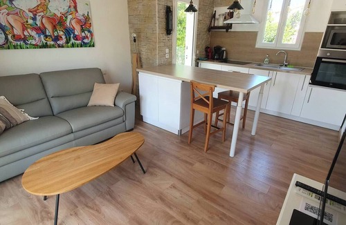 Giens Apartment | 1 Bedroom Apartment In Hyères